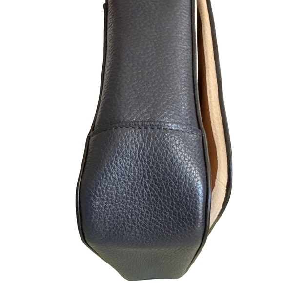 COACH x MARVEL Limited Ed. Jes Messenger With Carol Danvers - Picture 11 of 16